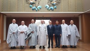 22년 10월 29일 조계종을 방문하여 영산회상도를 살펴본 이원석