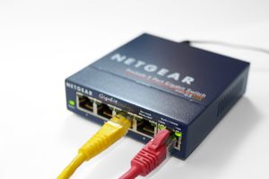 넷기어(Netgear)사의 스위칭 허브