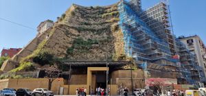 파르테노페 도시가 생겨난 곳인 에키아 산