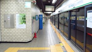 외선순환(이대 방면) 승강장(2018년 11월 21일)