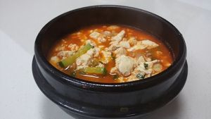 (붉은) 순두부찌개
