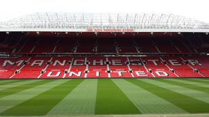 서 보비 찰턴 스탠드(사우스 스탠드)에서 바라본 서 알렉스 퍼거슨 스탠드(노스 스탠드)