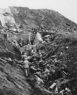 이오지마에 있는 제23 해병 연대의 지휘소로 사용되는 암거