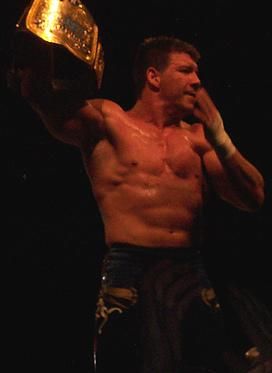 3명의 다른 파트너와 함께 4회 WWE 태그팀 챔피언에 오른 게레로