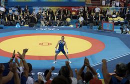 2008년 하계 올림픽 레슬링 경기에서 금메달을 획득한 스티브 귀노(Steeve Guenot)