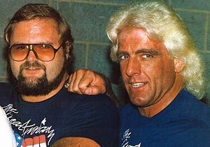 아른 앤더슨은 릭 플레어의 집행자로 활동한 것으로 알려져 있다.