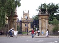 브로드 스트리트에서 본 입구