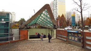 양천구청역 1번 출입구 전경