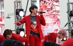 2012년, 광화문에서 무대중인 산들