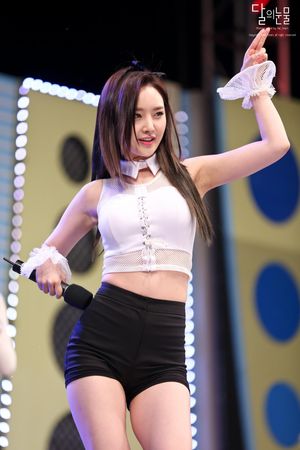 2015년 공연 중인 배우희