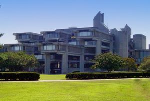 클레어 T. 커니 도서관