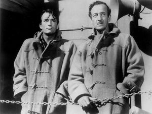 팩(Gregory Peck)과 데이비드 니븐이 출연한 영화 나바론의 대포 (1961)