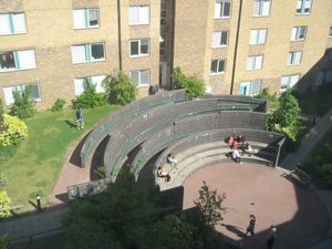 딘위디 하우스의 안뜰