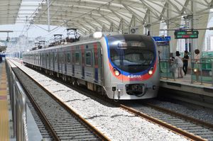 수인분당선에서 운행 중인 351000호대(3세대) 전동차 351-61호, 도색 변경 전