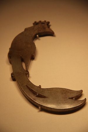 후하의 묘에서 발굴된 옥으로 만든 봉황, 기원전 1200년경, 상나라