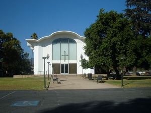 영화 마지막 장면에 등장하는 캘리포니아주 라번에 있는 연합감리교회.