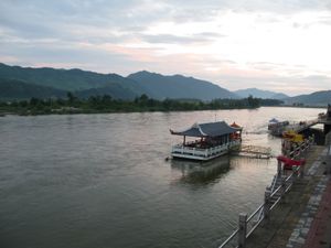 압록강(Yalu River)의 지안(Ji'an), 길림성