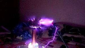 수제 오존 발생기. 코로나 방전으로 오존이 생성됩니다.