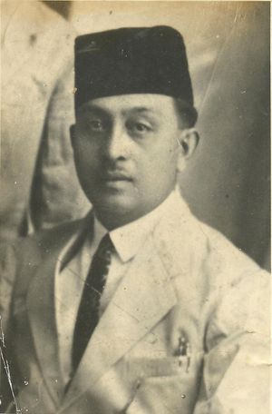 인도네시아 최초의 소설가 중 한 명인 마라 루슬리