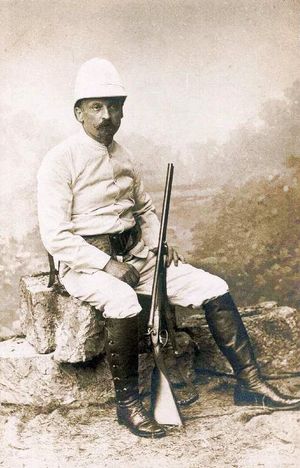 1890년대 사파리 복장을 한 센키에비치