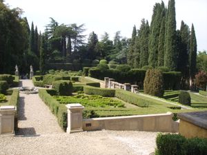 피에솔레(Fiesole, Firenze)의 빌라 스키파노이아(Villa Schifanoia) 정원