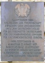 베를린 라이히스타크 건물에 있는 판유럽 피크닉 기념 명판