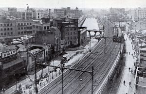 1931년 도쿄와 유라쿠초 사이를 운행하는 야마노테선 열차