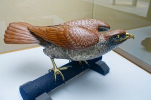 스즈키 초키치(鈴木張吉)의 "열두 매(Twelve Hawks)", 1893년, 청동, 칠, 주조, 금박, 상감