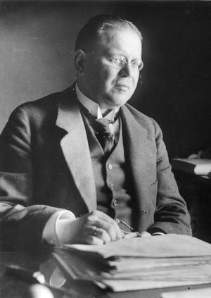 1921년 베르사유 조약에 서명했기 때문에 극우 세력에 의해 암살당한 마티아스 에르츠베르거