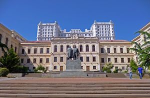 트빌리시 제1공립학교 (제1고전체육관)