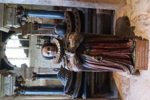 세인트 존 침례교회, 버퍼드의 탠필드 묘비에서