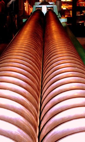 영국 데번주 보비 트레이시(Bovey Tracey)에 있는 대형 미국산 구슬 제조 기계