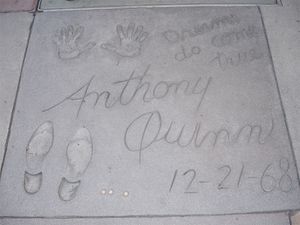 앤서니 퀸의 차이니즈 시어터 앞 발자국