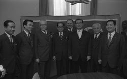 서독을 방문중인 한국의 국회의원 6인(왼쪽부터, 3. 김성용, 4. 장경순 5. 김홍일, 그리고 김우경, 문태준, 김정렬은 순서 미상 ) - 1970년 11월 10일