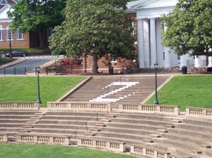 비밀 조직 중 하나인 Z Society의 표식