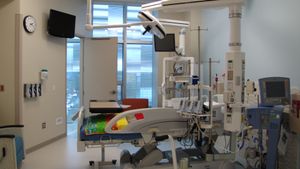 헬렌 데보스 어린이 병원의 소아 중환자실 병실