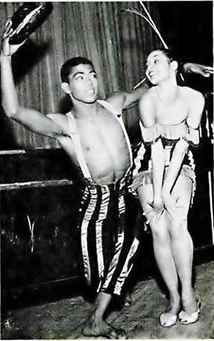 앨리와 카르멘 드 라발라데 (1954)