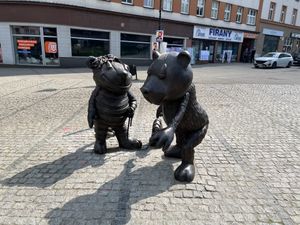 자브제(Zabrze)에 있는 호랑이, 곰, 그리고 티거렌테 조각상