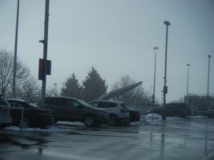 YVR 옥상 주차장에 위치한 태양광 패널