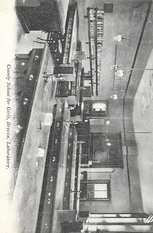 Brecon County School for Girls 실험실