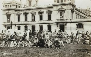 멕시코 혁명 당시 베라크루스 항구의 병사들.