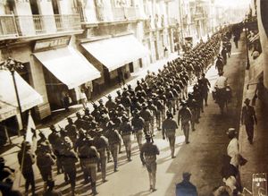 1914년 4월 미군이 베라크루스에 상륙한다. 우에르타와 카란사 모두 미국의 개입에 반대했다.