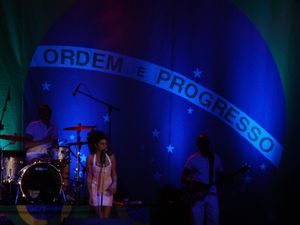 사망 직전 마지막 콘서트 중 하나였던 2011년 1월 브라질 공연 중인 와인하우스