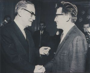 작가 이보 안드리치 (1961년 노벨상 수상자)와 작가 겸 정치인 도브리차 초시치