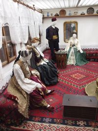 19세기 피로트(Pirot) 지역의 민족 의상  베오그라드 민족학 박물관(Ethnographic Museum, Belgrade)에서 촬영