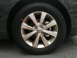 기아 올 뉴 프라이드 (세단) 바퀴