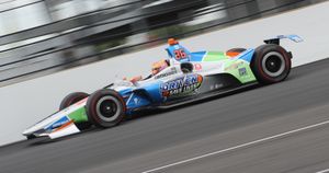 2019 인디애나폴리스 500(2019 Indianapolis 500) 연습 주행 중인 핍파 만(Pippa Mann)이 운전하는 달라라 DW12(Dallara DW12) 인디카