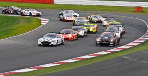 2011년 실버스톤 서킷에서 열린 FIA GT1