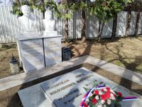 밀로셰비치와 그의 부인의 고향인 포자레바츠에 있는 최종 안치 장소