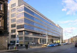 벨레트르주니 팔라츠는 국립미술관의 가장 큰 소장품을 보유하고 있다.